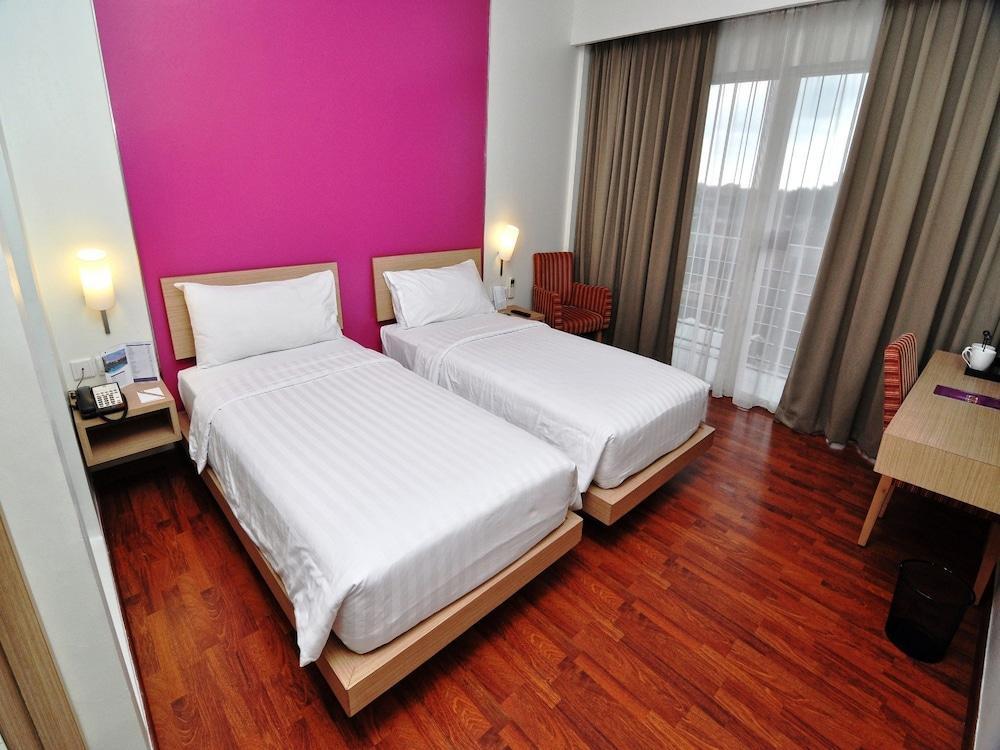 Quest Hotel Simpang Lima - Semarang By Aston Exterior foto
