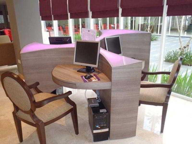 Quest Hotel Simpang Lima - Semarang By Aston Facilidades foto