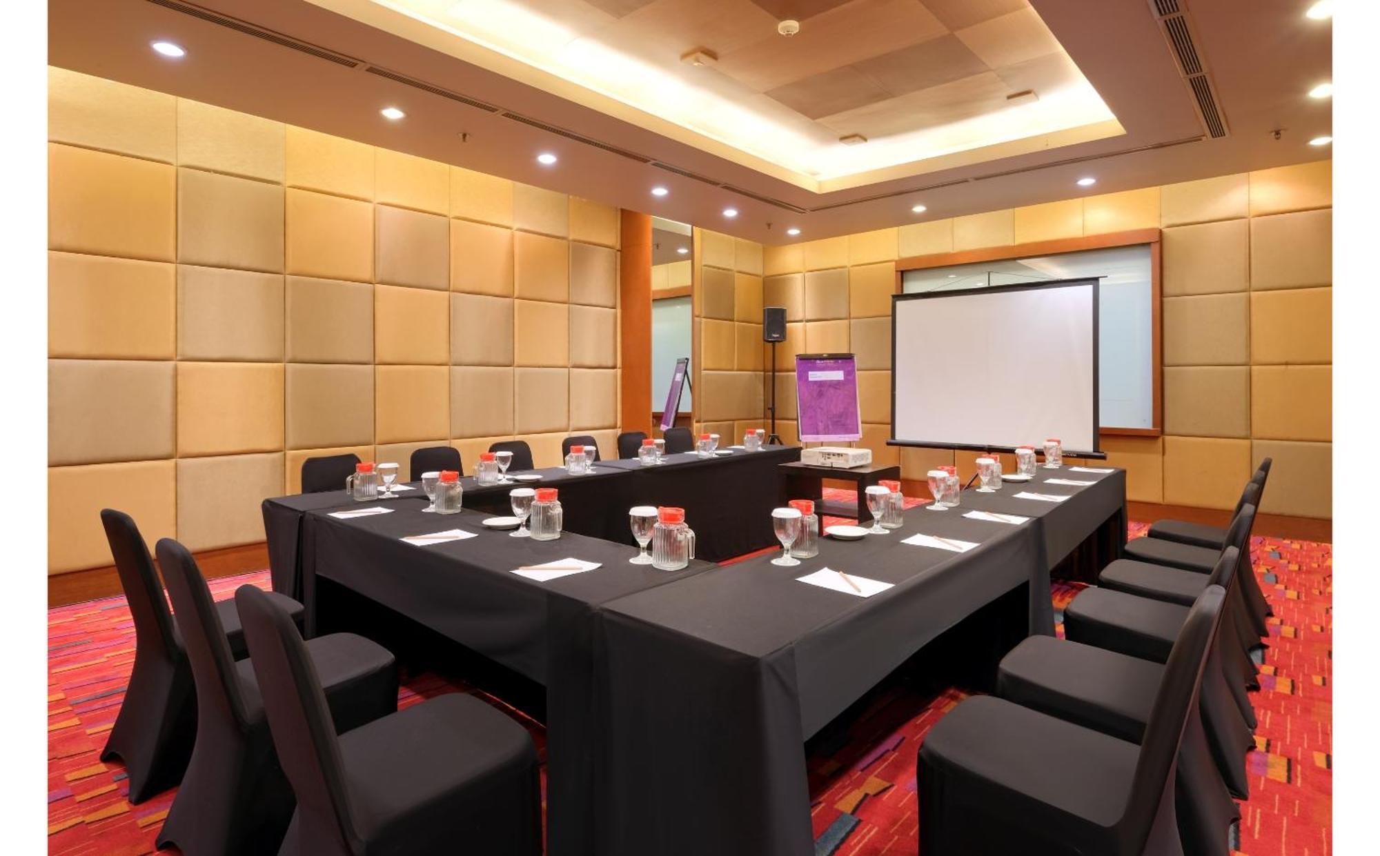 Quest Hotel Simpang Lima - Semarang By Aston Exterior foto