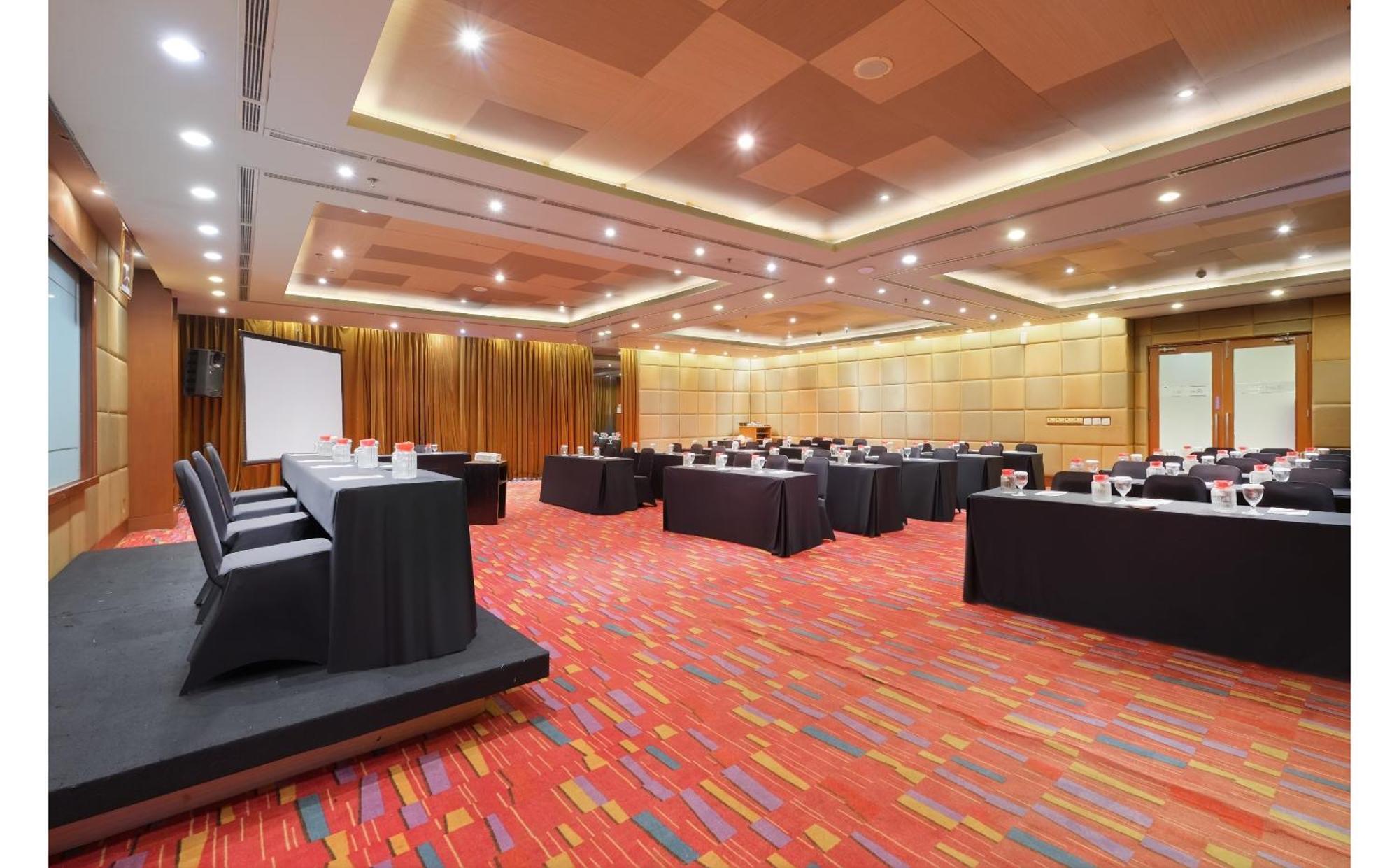 Quest Hotel Simpang Lima - Semarang By Aston Exterior foto