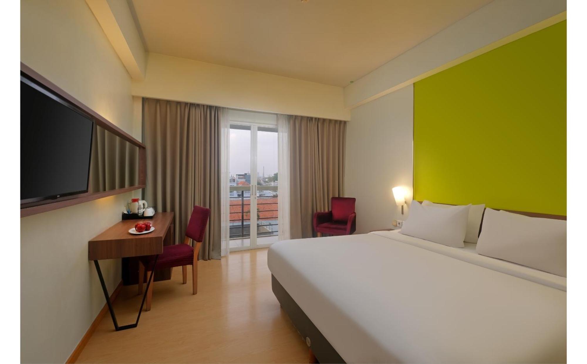 Quest Hotel Simpang Lima - Semarang By Aston Exterior foto