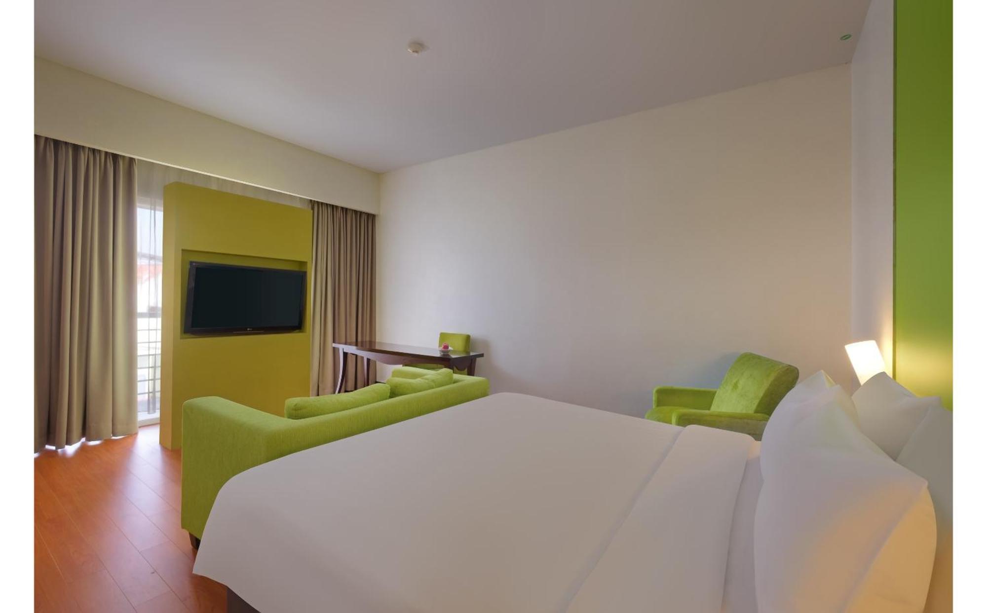 Quest Hotel Simpang Lima - Semarang By Aston Exterior foto