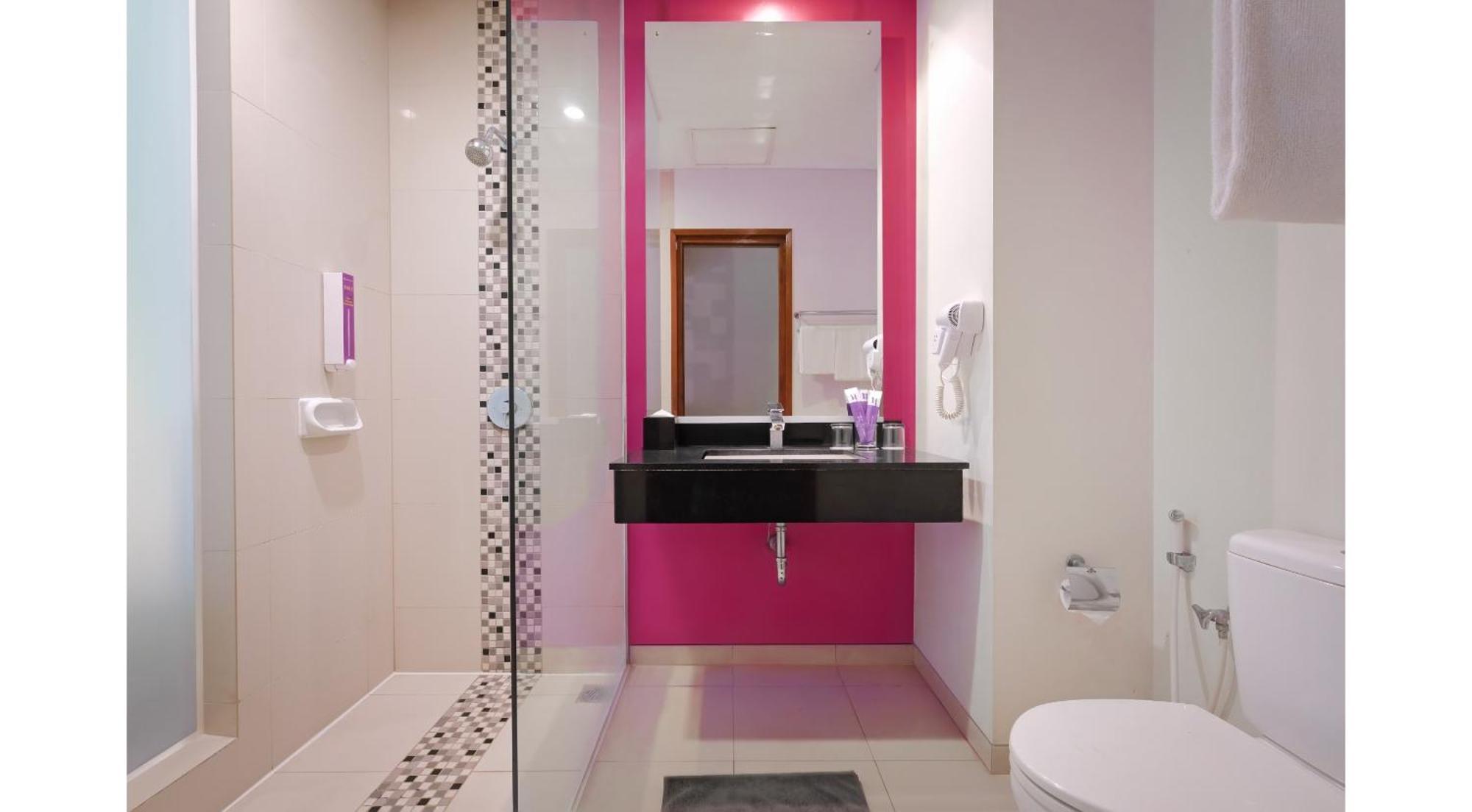 Quest Hotel Simpang Lima - Semarang By Aston Habitación foto